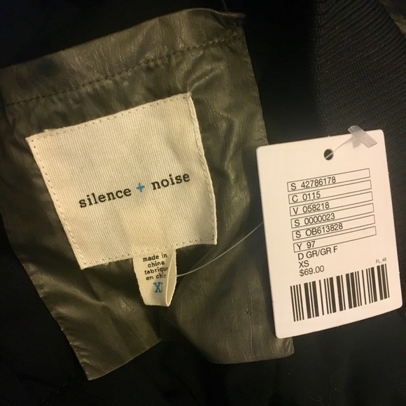 Urban Outfitters Satin Bomber Jacket - Picture 4 of 4